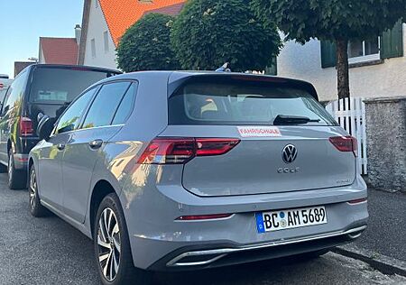VW Golf Volkswagen 1.0 eTSI OPF DSG 81kW Life Life