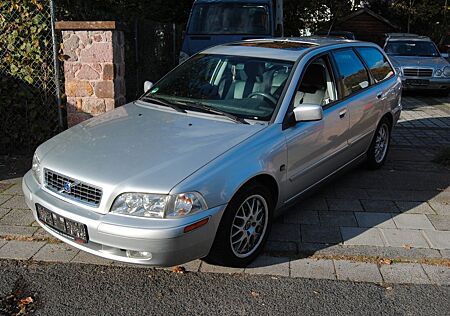 Volvo V40 Classic Limited Edition 2.0 TÜV fällig