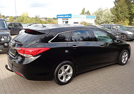 Hyundai i40 cw Style, AHK, Panorama...