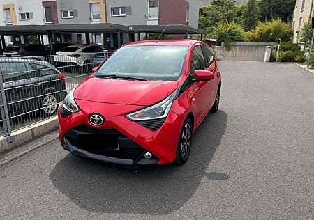 Toyota Aygo (X) -play club (AB1)