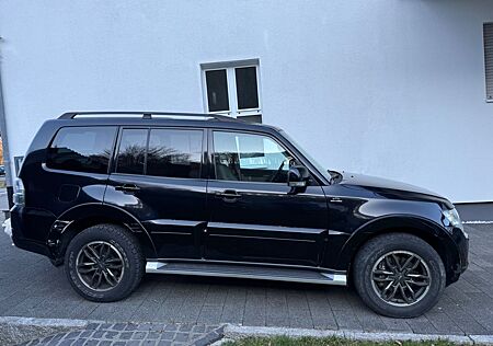 Mitsubishi Pajero 3,2 DI-D 4WD Plus Automatik