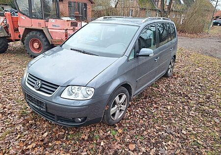 VW Touran Volkswagen 2.0 FSI Highline Highline