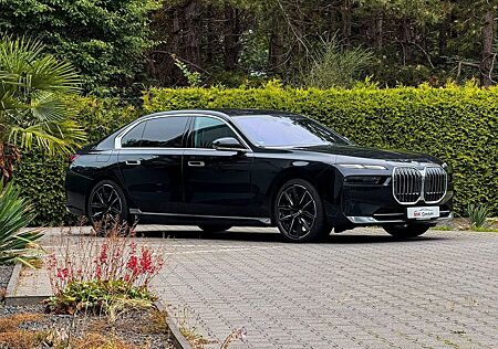BMW 740d xDrive Design Pure Excellen Lounge TV