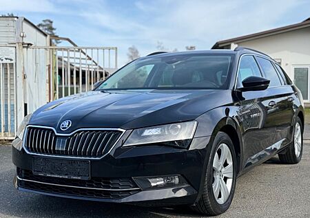 Skoda Superb Combi Ambition 2.0 TDI // DSG // NAVI