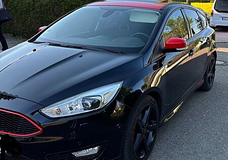 Ford Focus 1,5 EcoBoost 134kW ST-Line Black ST-Li...