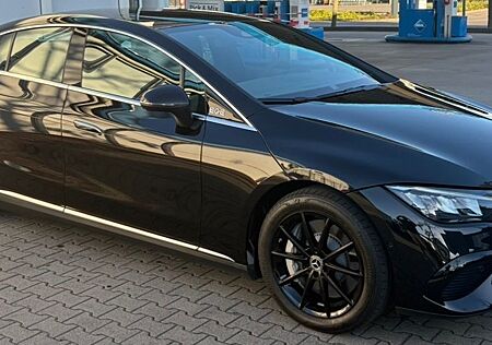Mercedes-Benz EQE 300 -