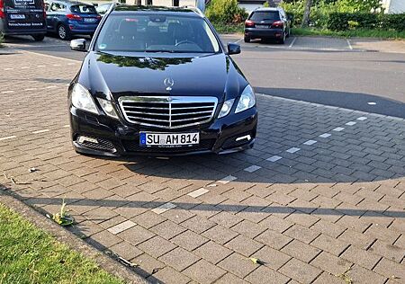 Mercedes-Benz E 350 CGI T BlueEFFICIENCY -