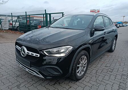 Mercedes-Benz GLA 200 d DCT.Navi.Rùckfahrkamera