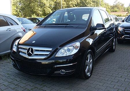 Mercedes-Benz B 180 CDI Autom / Navigation / PDC