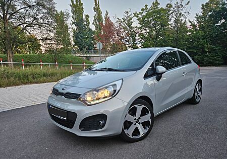 Kia Rio 1.4 Spirit - TÜV bis 03/2027
