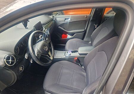 Mercedes-Benz B 180 Autotronic -