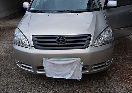 Toyota Avensis Verso 2.0 linea sol 7-Sitzer man lin...
