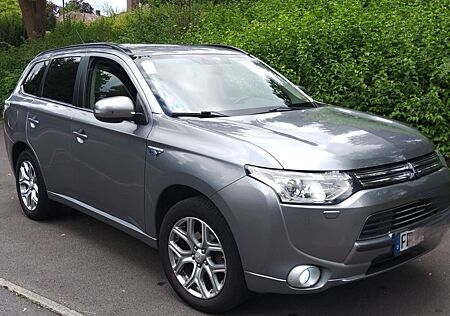 Mitsubishi Plug in Hybrid Outlander Plug-in Hybrid Outlander 2.0 MIVEC PLUG-IN H...