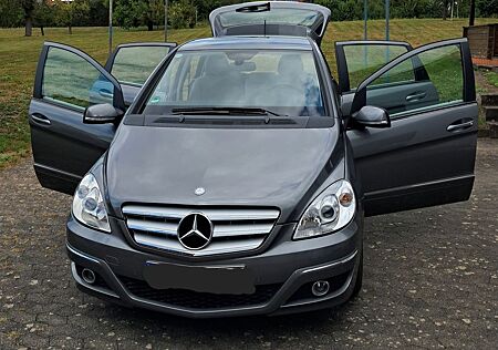 Mercedes-Benz B 180 BlueEFFICIENCY -