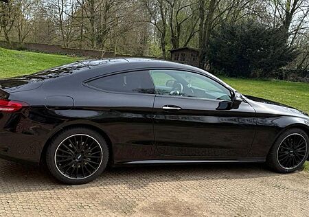 Mercedes-Benz C 200 Autom. - AMG Line- Panorama-Vollausst.