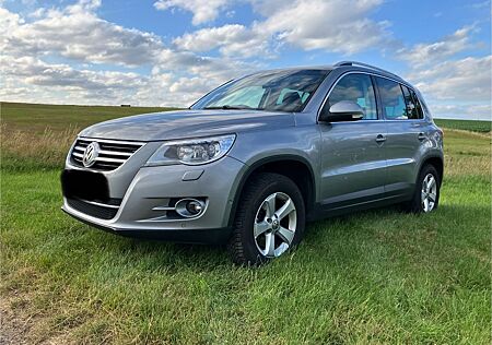 VW Tiguan Volkswagen 2.0 TSI DSG 4MOTION Sport & Style Spo...