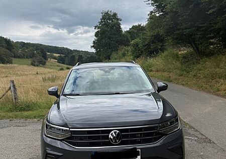 VW Tiguan Volkswagen 1.5 TSI OPF Life Life