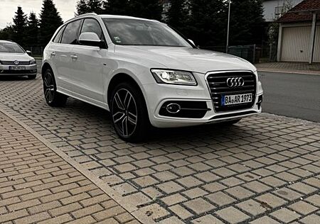 Audi Q5 2.0 TDI S-Line Quattro
