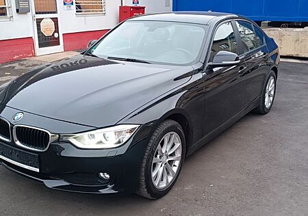 BMW 320i -1.Hand mit guter Ausstattung