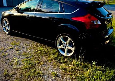 Ford Focus 1,6 EcoBoost 110kW Titanium Titanium
