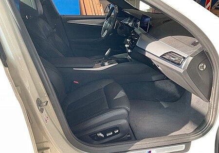 BMW 530d xDrive Touring A - M Sport
