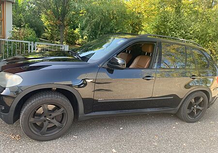 BMW X5 4.8i -
