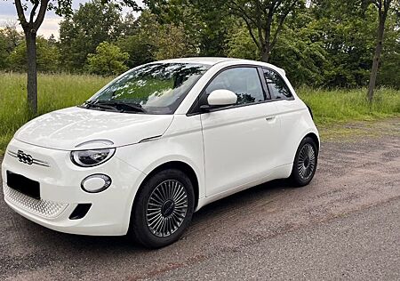 Fiat 500E 3+1 42 kWh -