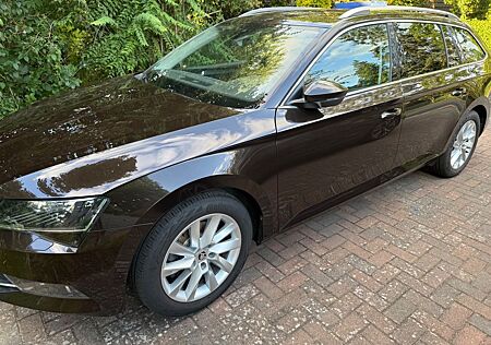 Skoda Superb 1.8 TSI DSG Style Combi Style