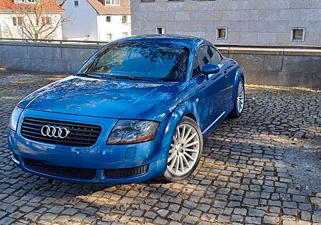 Audi TT Coupe 1.8T -
