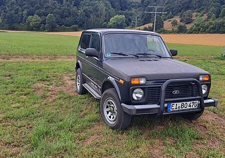 Lada Niva 1.7i 4x4 Only Only