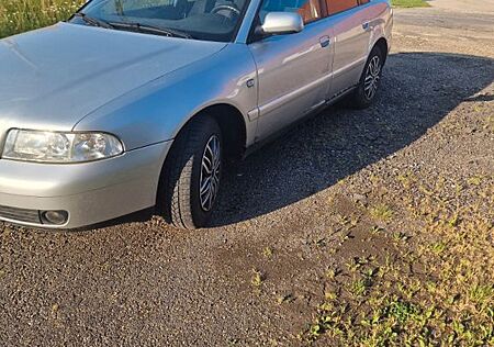 Audi A4 1.8 -