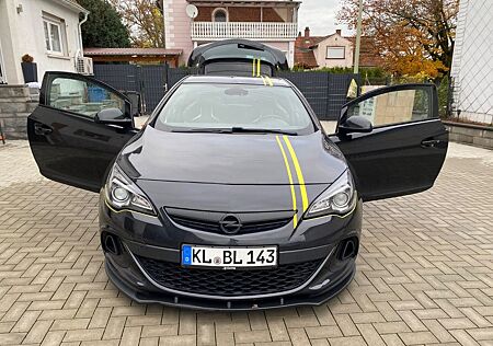 Opel Astra 2.0 Turbo 206kW OPC