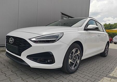 Hyundai i30 SW DCT 1.5 MJ25*Navi*LED*Shzg*PDCv&h*Cam*16