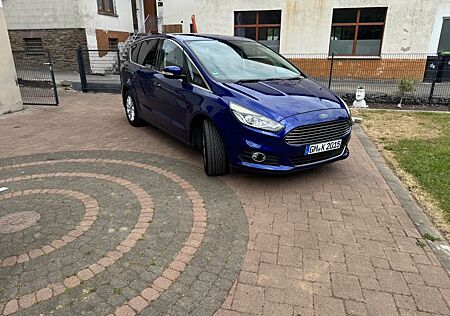 Ford S-Max 1,5 EcoBoost Titanium Titanium