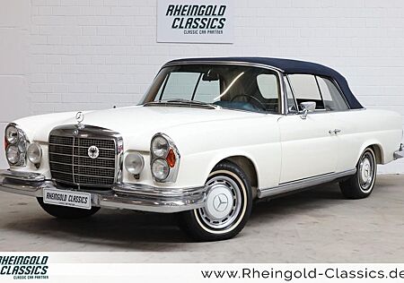 Mercedes-Benz 280 gebraucht kaufen Mercedes-Benz 280 SE weiß (050), blaues Verdeck, blaues Leder