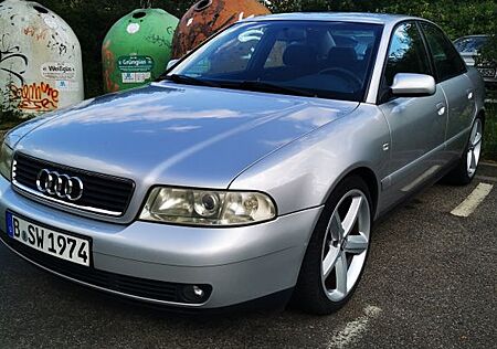 Audi A4 1.8 -