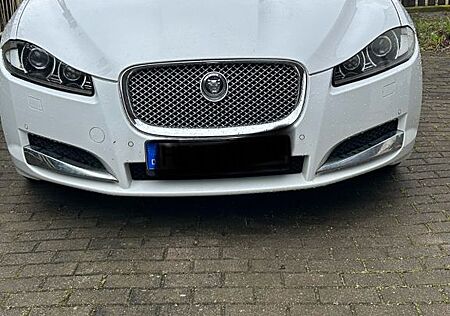 Jaguar XF 2.2 L Diesel Sportbrake -