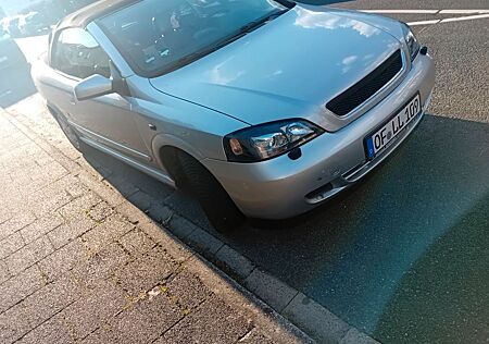 Opel Astra Cabrio 2.2 -