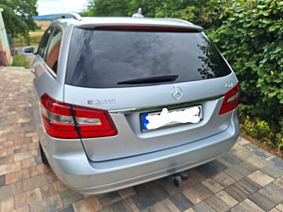 Mercedes-Benz E 220 CDI T BlueEFFICIENCY -