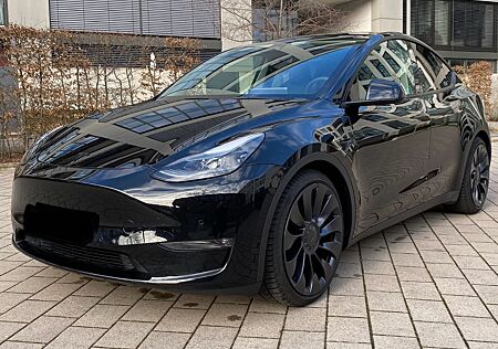 Tesla Model Y PERFORMANCE DUAL MOTOR AWD 1.HAND !!!
