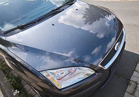 Ford Focus 1,6 Ti-VCT Ghia Ghia
