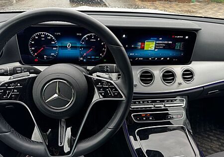 Mercedes-Benz E 200 T Autom. - Neuwagen-Garant., Scheckheft.