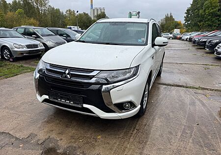 Mitsubishi Outlander PHEV Basis 4WD . Tüv. 07.2027