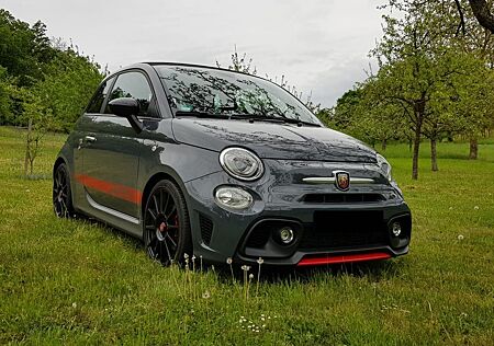 Abarth 695C 1.4 T-Jet 16V XSR Yamaha XSR Yamaha