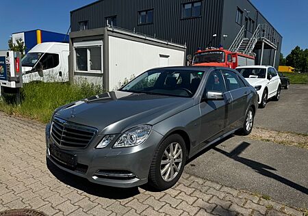 Mercedes-Benz E 200 C 200 CGI BlueEFFICIENCY | 1. Hand