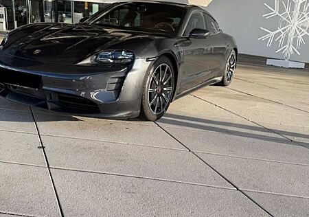 Porsche Taycan Turbo S