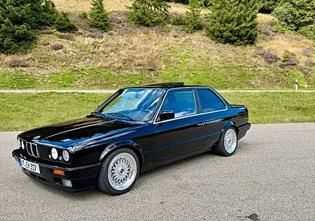 BMW E30 328i