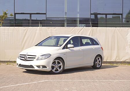 Mercedes-Benz B 200 I - MANUAL - LEATHER