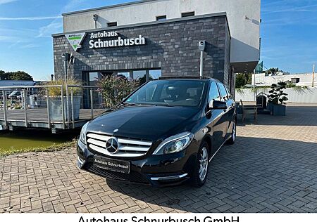 Mercedes-Benz B 180 AUTOM. 1.HAND-BI-XENON-PDC-SHZ-NAVI-PANO-