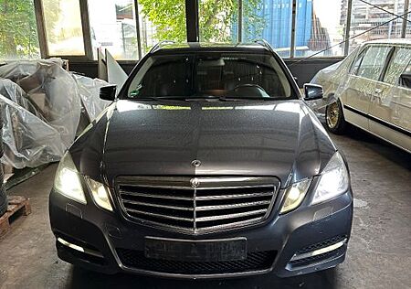 Mercedes-Benz E 250 CDI 4MATIC T BlueEFFICIENCY Autom. -